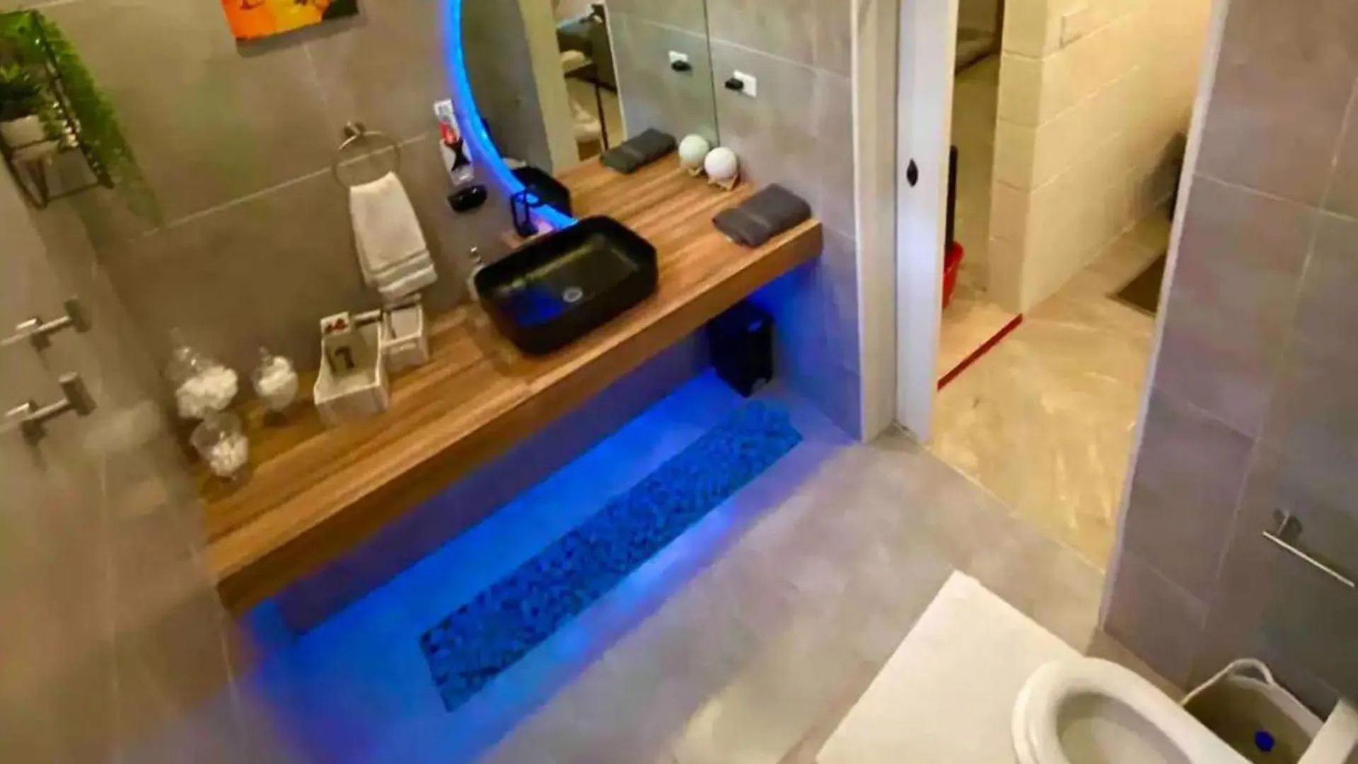 Apartment Have Fun With The Whole Family At This Stylish Place With Smart Home Features Christ Church